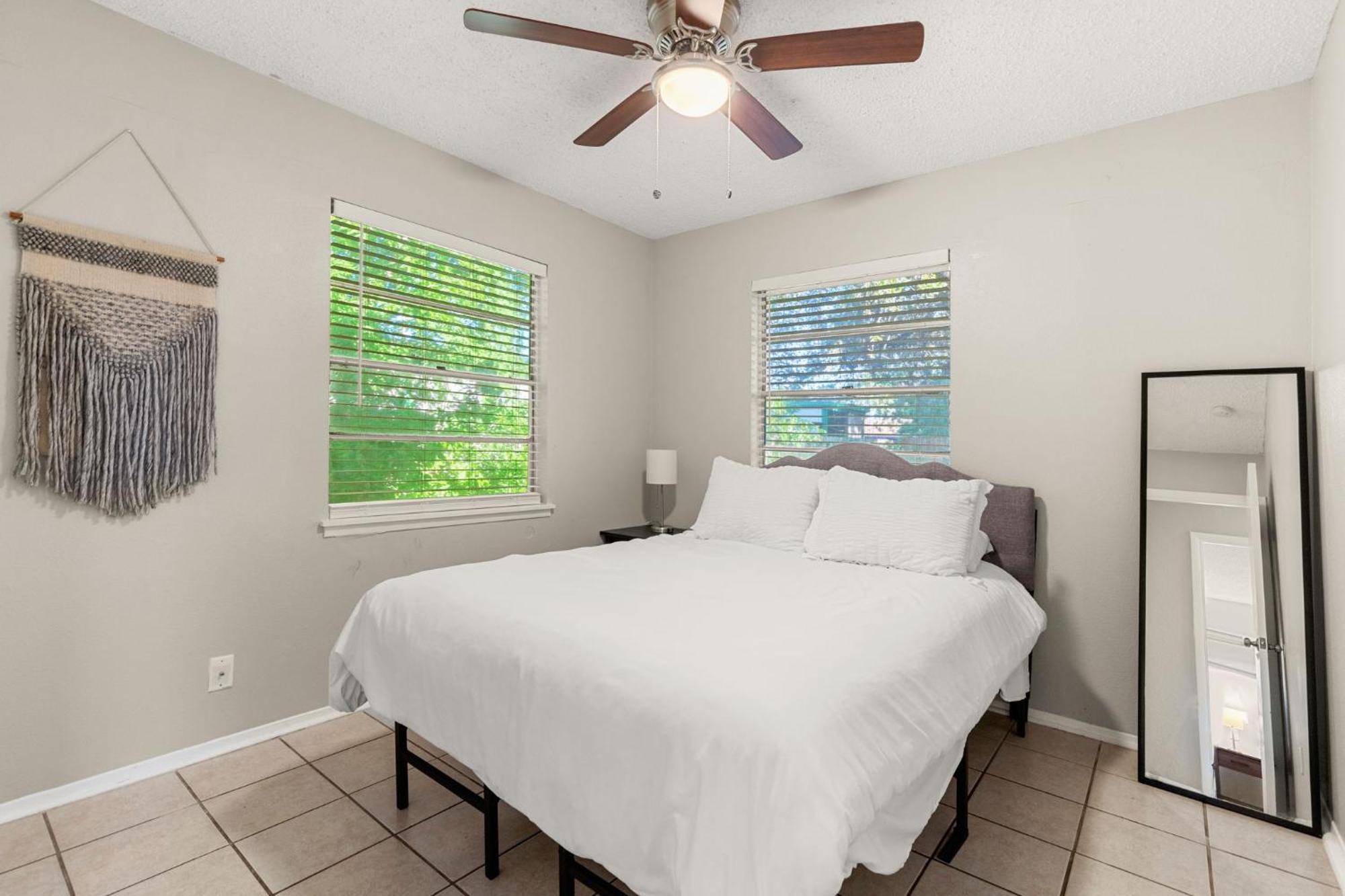 Cozy 3 Bedroom With Hot Tub 2 Min Away From Lackland San Antonio Exterior foto