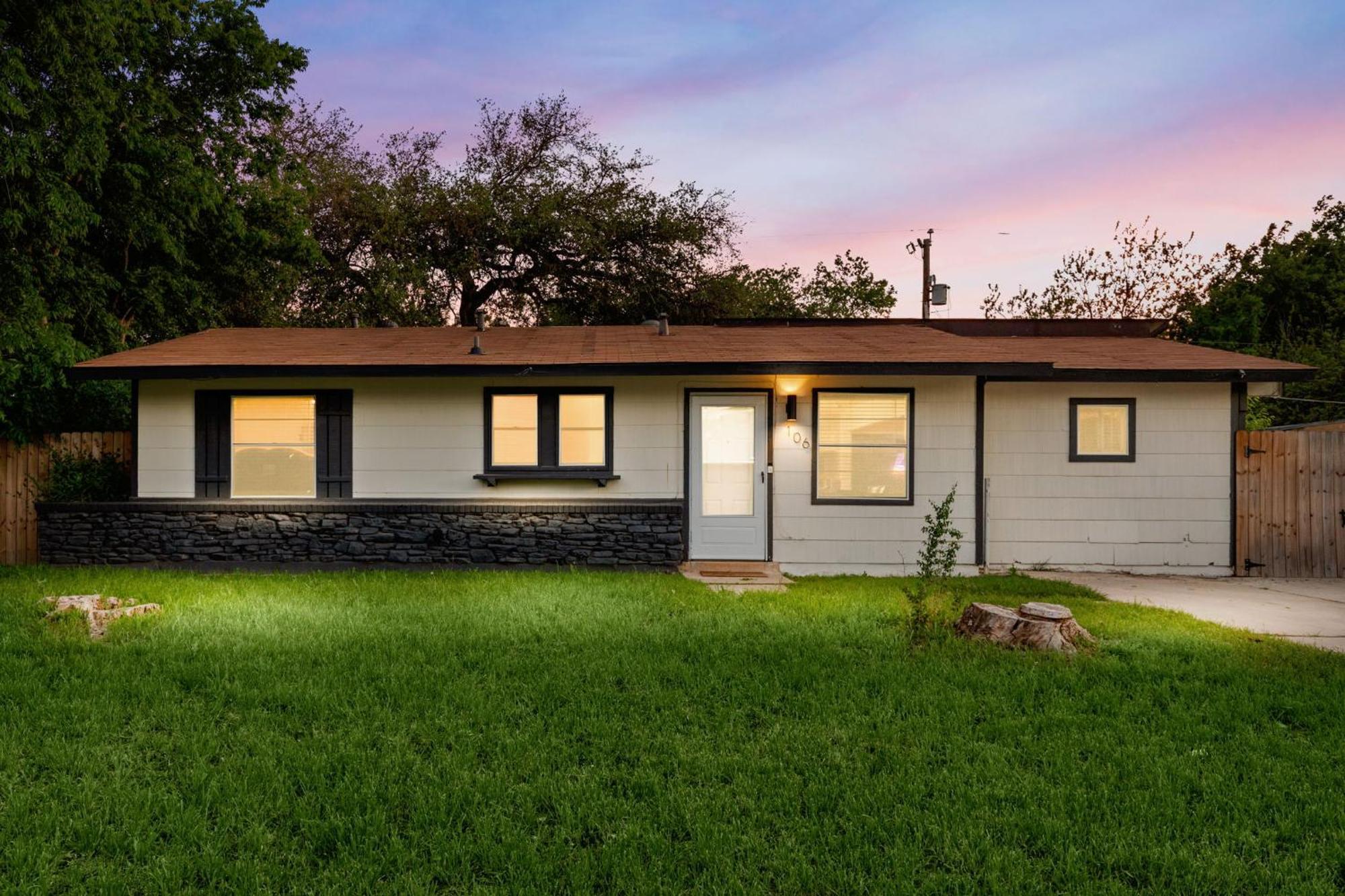 Cozy 3 Bedroom With Hot Tub 2 Min Away From Lackland San Antonio Exterior foto