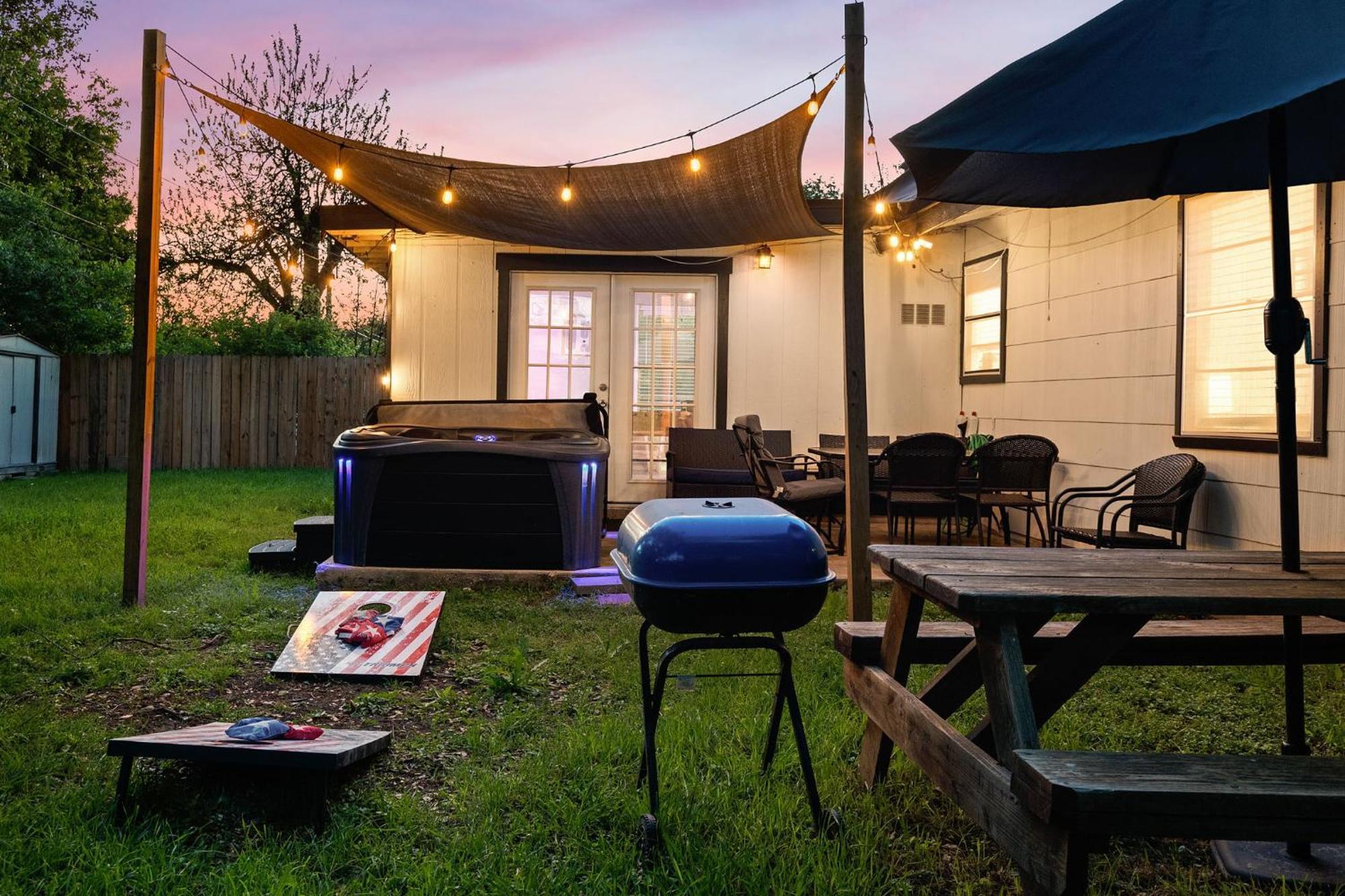 Cozy 3 Bedroom With Hot Tub 2 Min Away From Lackland San Antonio Exterior foto